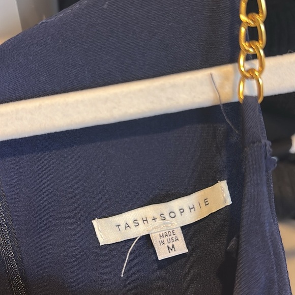 Trash + Sophie navy sleeveless gold chain detail back zipper jumpsuit size M NWT - Picture 2 of 3